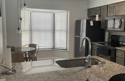 Spring Hill House | Entire house near Weeki Wachee Spring!