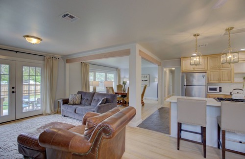 Tulsa House | Entire House Next to LaFortune Park and St. Francis Hospital! Pets Welcome!