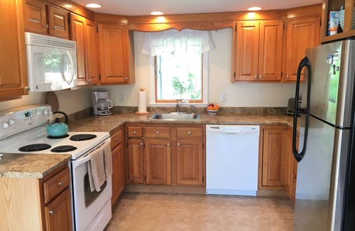 Mashpee House | Entire House on Peters Pond - Short walk to Private Beach