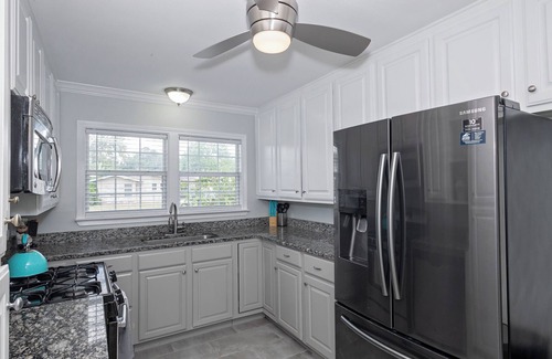 Central City House | Entire house +Pool+Hot Tube +1 car garage + EV Charger level 2-Tesla+ BBQ Grill