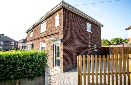 Tamworth House | Entire House Tamworth