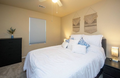 Highfill House | Entire House to yourself: 3BED 2B Home away from Home!