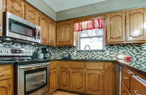 Northeast Carrollton House | Entire house. Updated and peaceful near Frisco, Plano, Dallas and The Colony.