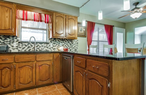 Northeast Carrollton House | Entire house. Updated and peaceful near Frisco, Plano, Dallas and The Colony.