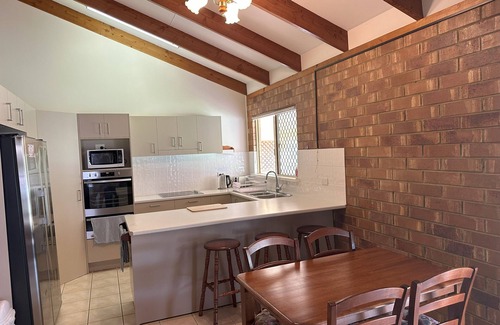Tin Can Bay House | Entire house, walking distance to beach in a quiet spot in Tin Can Bay