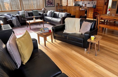 Dodges Ferry House | Entire house, waterfront oasis. 5 beds. Sleeps from 2 persons and up to 9.