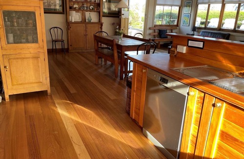 Dodges Ferry House | Entire house, waterfront oasis. 5 beds. Sleeps from 2 persons and up to 9.