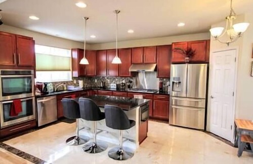 Erie House | Entire house with beautiful views for families