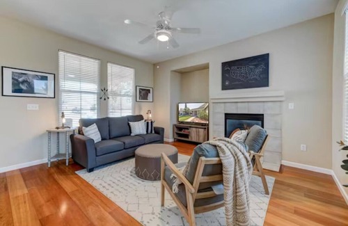 Olivehurst House | Entire House With Jucuzzi!