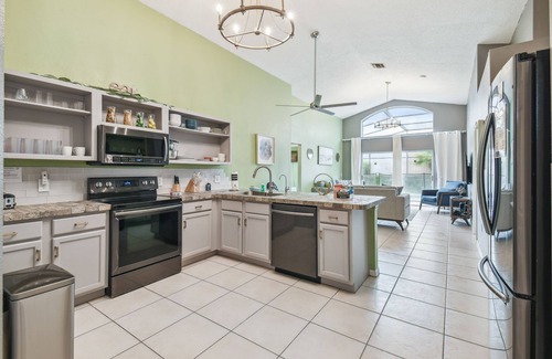 Lake Berkley House | Entire House with private Pool - Disney Area - Lake Berkley