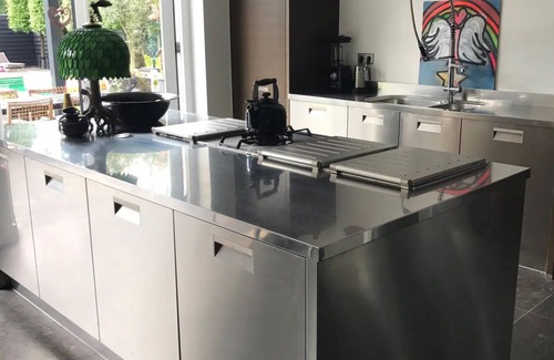 Municipality of Oostzaan House | ENTIRE HOUSE WITH PVT GARDEN & POOL - MINUTES FROM AMSTERDAM CENTRAL