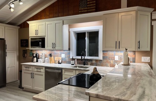 Wantage House | Entire Lakehouse Cabin by Mountain Creek & Warwick