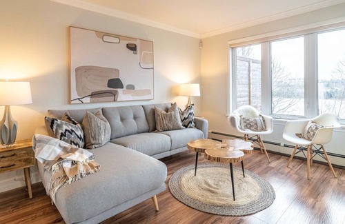 Dartmouth House | Entire Lakeside House New Renovated