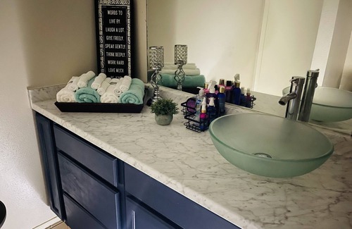 Greater Fondren Southwest Condo | Entire Large Urban Oasis w/additional Sleeping Area