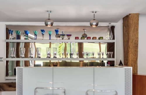 Canterbury House | Entire Lux Barn Lake and Garden - Canterbury, Kent