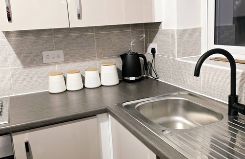 Wigan House | Entire luxurious 3 bedroom house in Wigan,Greater Manchester with free parking.