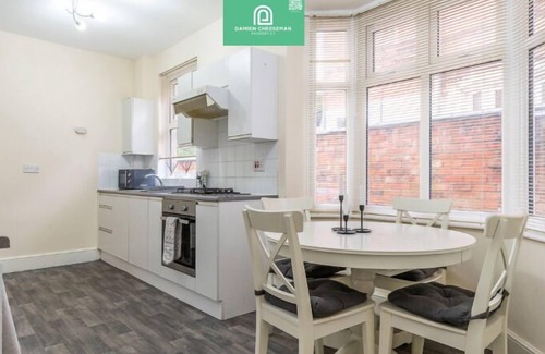 Welford House | Entire luxury beacon house!