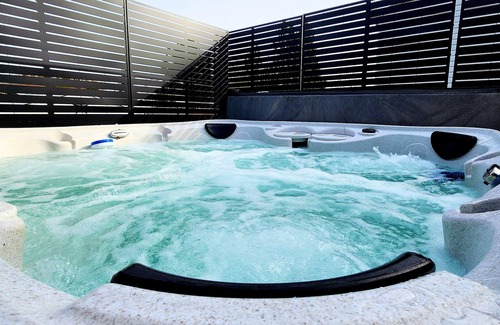 Algoma District House | Entire luxury house w/3Bdrm, 2Bthrm, hot tub, EV charger, PS5, BBQ & fire pit