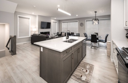 Northwest Calgary House | Entire Luxury New Build Single Home, Close to Banff and Bow River!