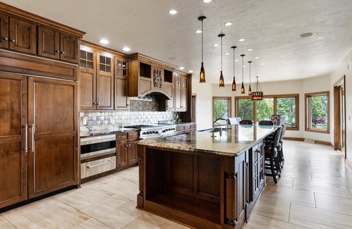 Newton House | Entire mansion on Lake Michigan! Perfect for hosting groups. Pool, games, & more