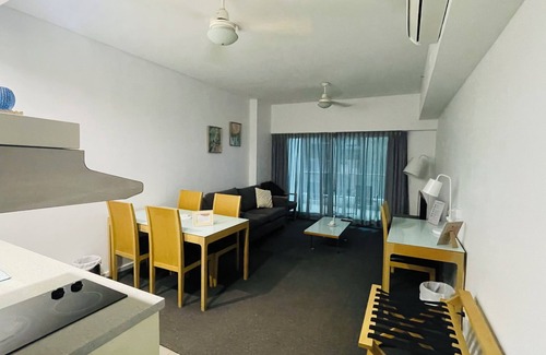 Darwin City Centre Apartment | Entire Mantra unit Darwin City