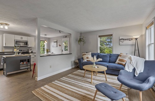 Windham House | Entire Modern Chic Home in Windham