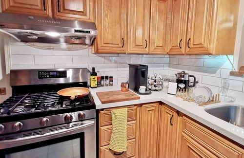 Burnaby House | Entire Ocean View House - 3bedrooms/Fitness/4K Cinema/Trail
