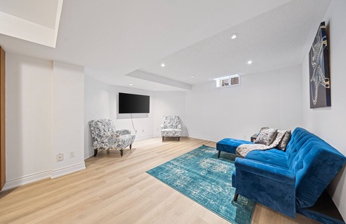 Richmond Hill House | Entire one bedroom Apartment in Richmond hill