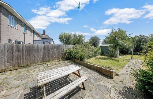 Hainault House | Entire place 3 bed home