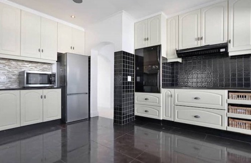 Parow Villa | Entire Prestigious Villa within Tourism Sites