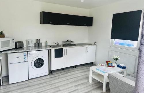 Glasgow Apartment | Entire Private 1 Bedroom - Guest Suite in Glasgow
