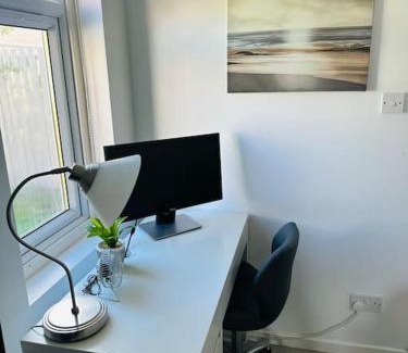 Glasgow Apartment | Entire Private 1 Bedroom - Guest Suite in Glasgow