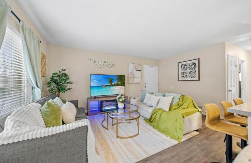 Mira Mesa House | Entire Private 2-Bedroom Condo w Pool & Free Parking