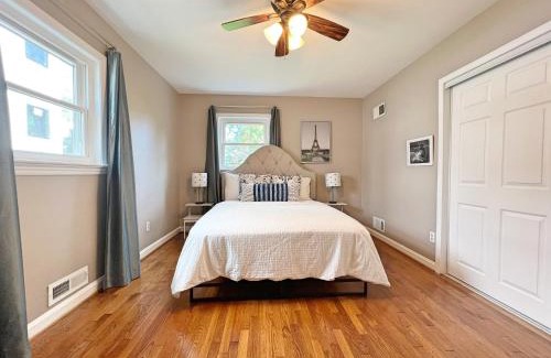 Arlington House | Entire Private 3 Bedrooms 1 Bathroom Single House with Fenced Garden