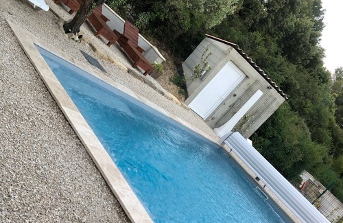 Ledenon House | Entire private gîte