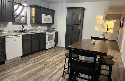Perryville House | Entire Private Home in Perryville, MO
