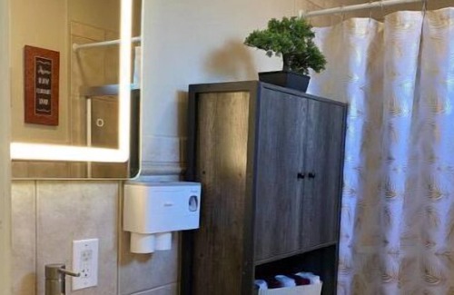 Canoga Park House | Entire private Luxury 1 Bedroom unit