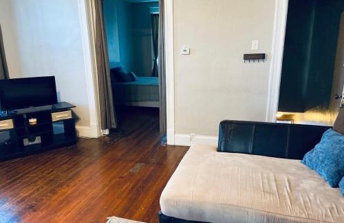 St. Louis Apartment | Entire Private STL Apartment - 51A