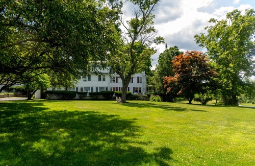 East Stroudsburg House | ENTIRE PRIVATE B&B SLEEPS 23 IN POCONO MOUNTAINS PA