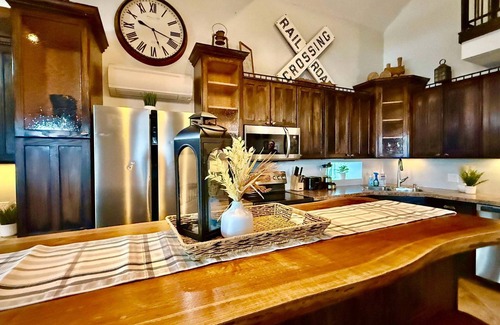 Huron House | Entire Private Waterfront Property-sleeps 18!