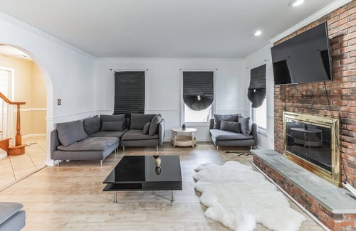 Putnam Valley House | Entire Putnam Valley Estate - 5BR Hot Tub Sauna by RedAwning