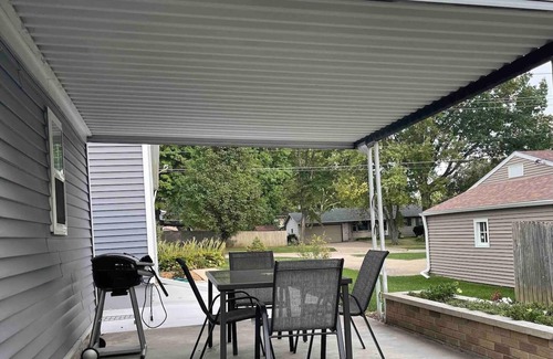 Bettendorf House | Entire ranch home centrally located in Bettendorf, near bike path and Bett Plex