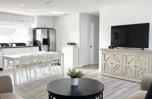 La Crescenta-Montrose House | Entire Renovated 3BR/2BTH House in the Foothills