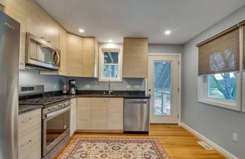 Brook Farm Apartment | Entire rental unit hosted by Tomasz