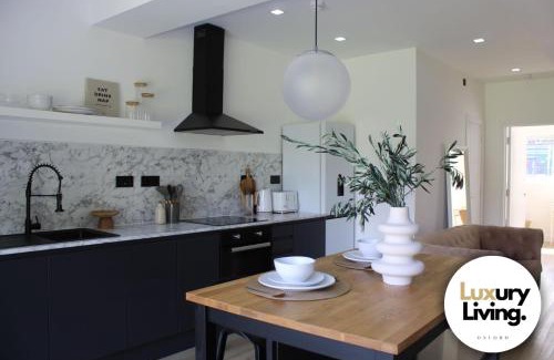 Iffley Apartment | Entire rental unit hosted by Lux Living