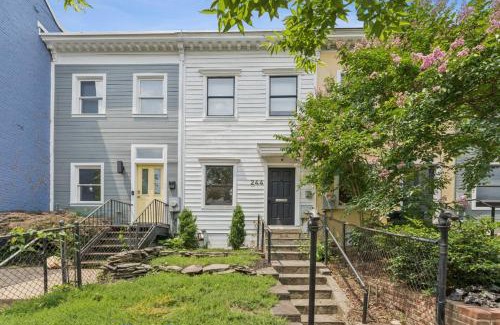 Capitol Hill House | Entire rowhouse in Capitol Hill with free parking