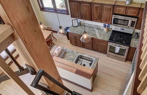 Silverton House | Entire Silverton home w/garage & bike tools!