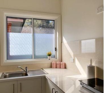 East Lindfield House | Entire Studio Guesthouse in East Lindfield
