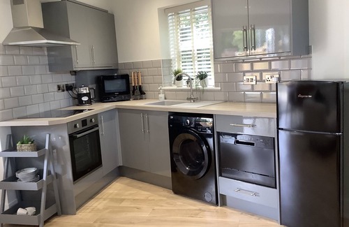 Wisbech Apartment | Entire Stylish Garden Apartment 2 double ensuite bedrooms sleeps 4 Pet friendly