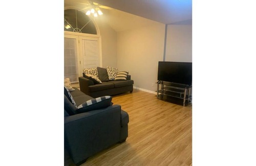 Orangeville House | Entire top floor huge 1 bedroom apt private entry!